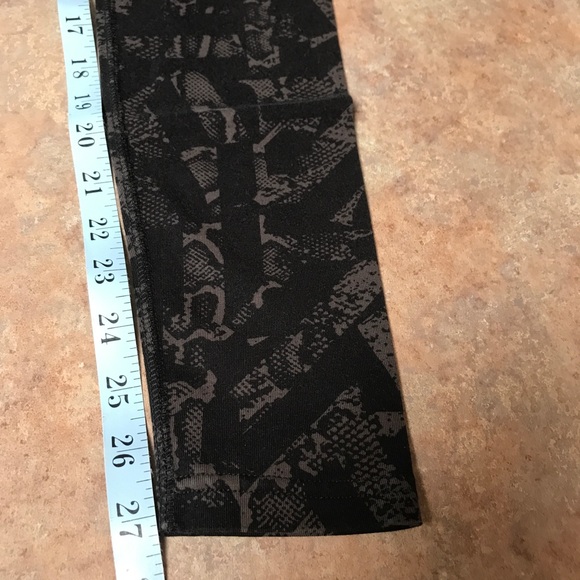 Nike LEG A SEE snake print leggings 841037-211 - Picture 7 of 15